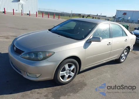 2005 Toyota Camry Se z USA, uszkodzony, nr VIN 4T1BE32K45U993640